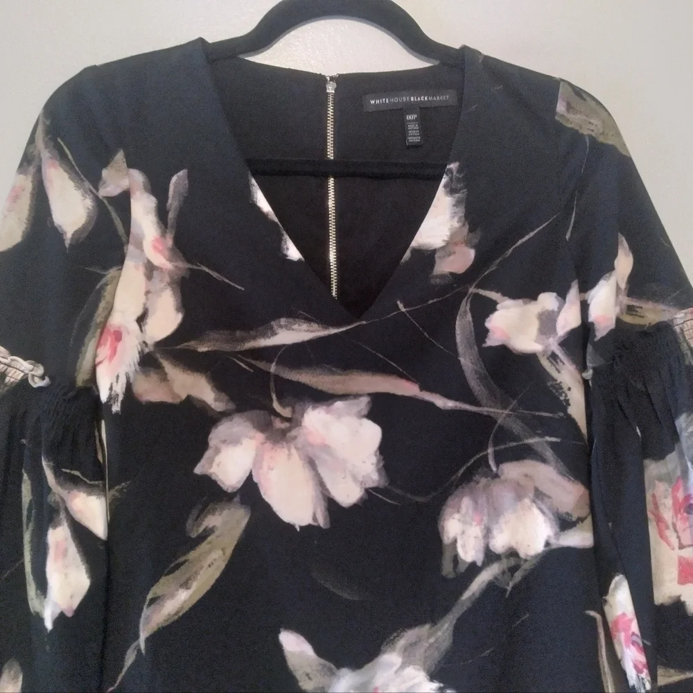🎉SALE WHBM Black Floral Print Smocked Bell Sleeves Vneck Dress